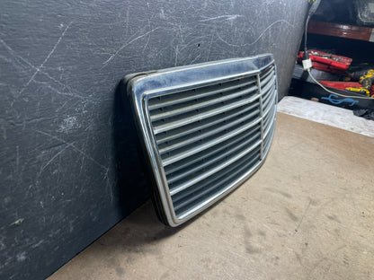 1994 to 1998 Mercedes-Benz W140 S600 S500 S320 Front Upper Grille M5176 DG2