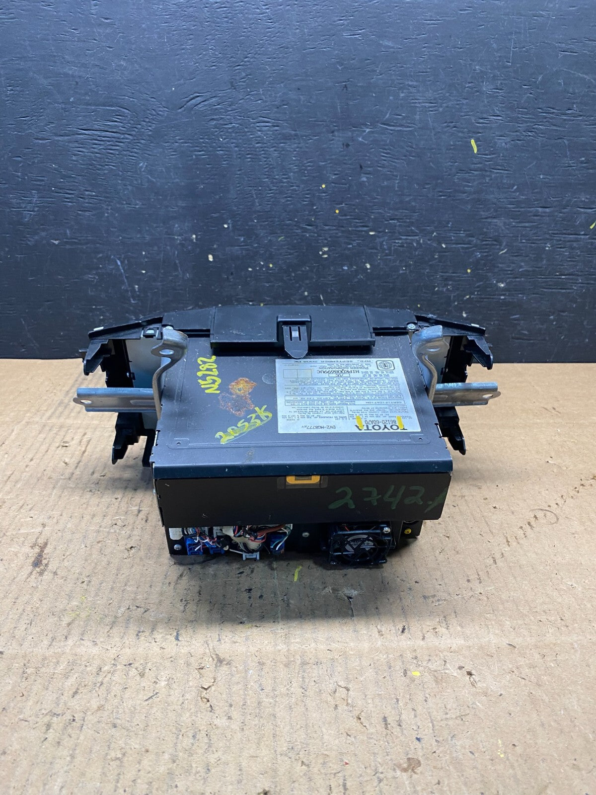 2008 - 2011 Lexus LX570 CD DVD Player Radio Receiver 86120-60a70 N5282 PS5