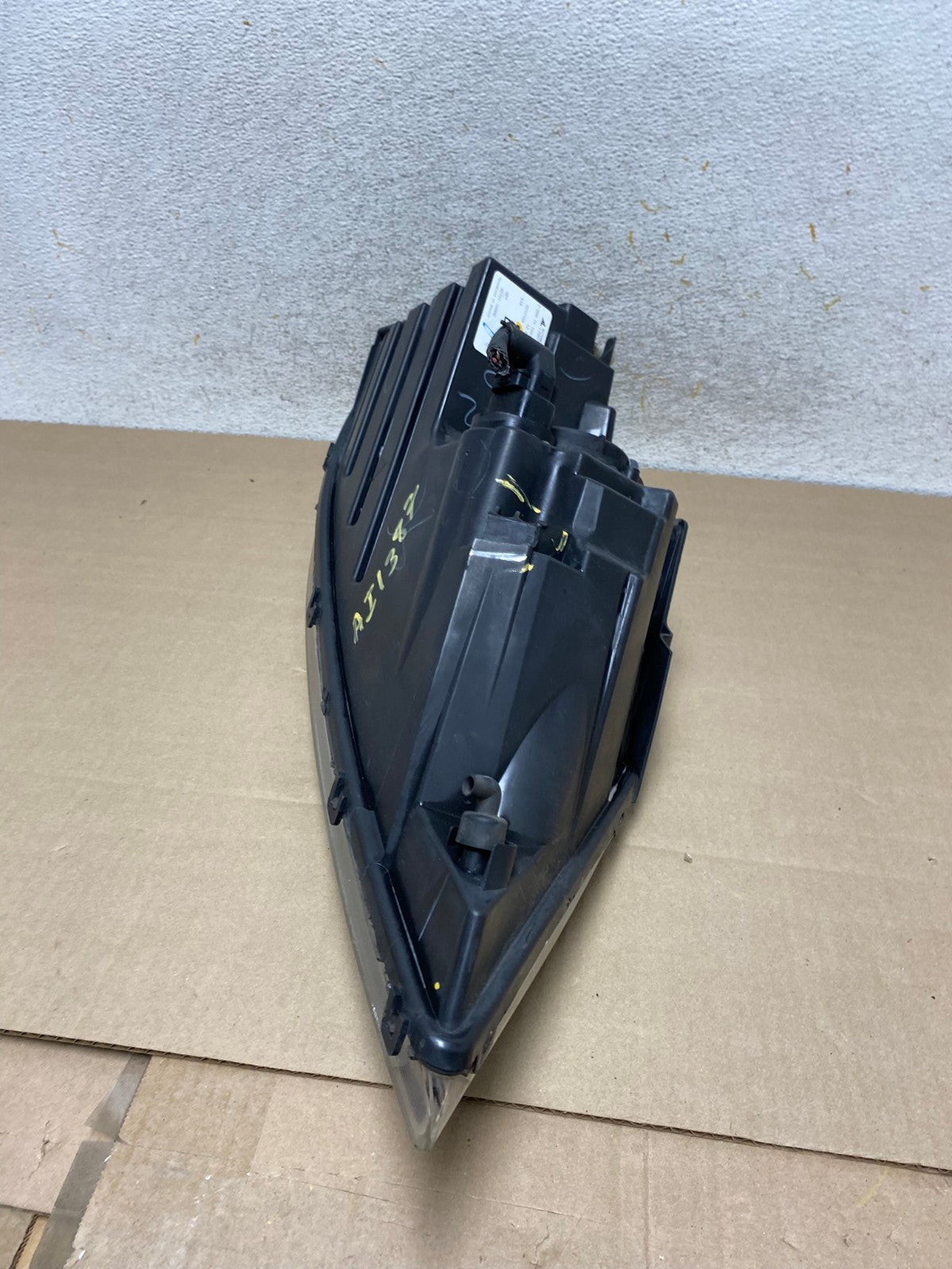 2011 to 2013 Kia Sorento Left Driver LH Side Headlight Halogen AI1387 LK7
