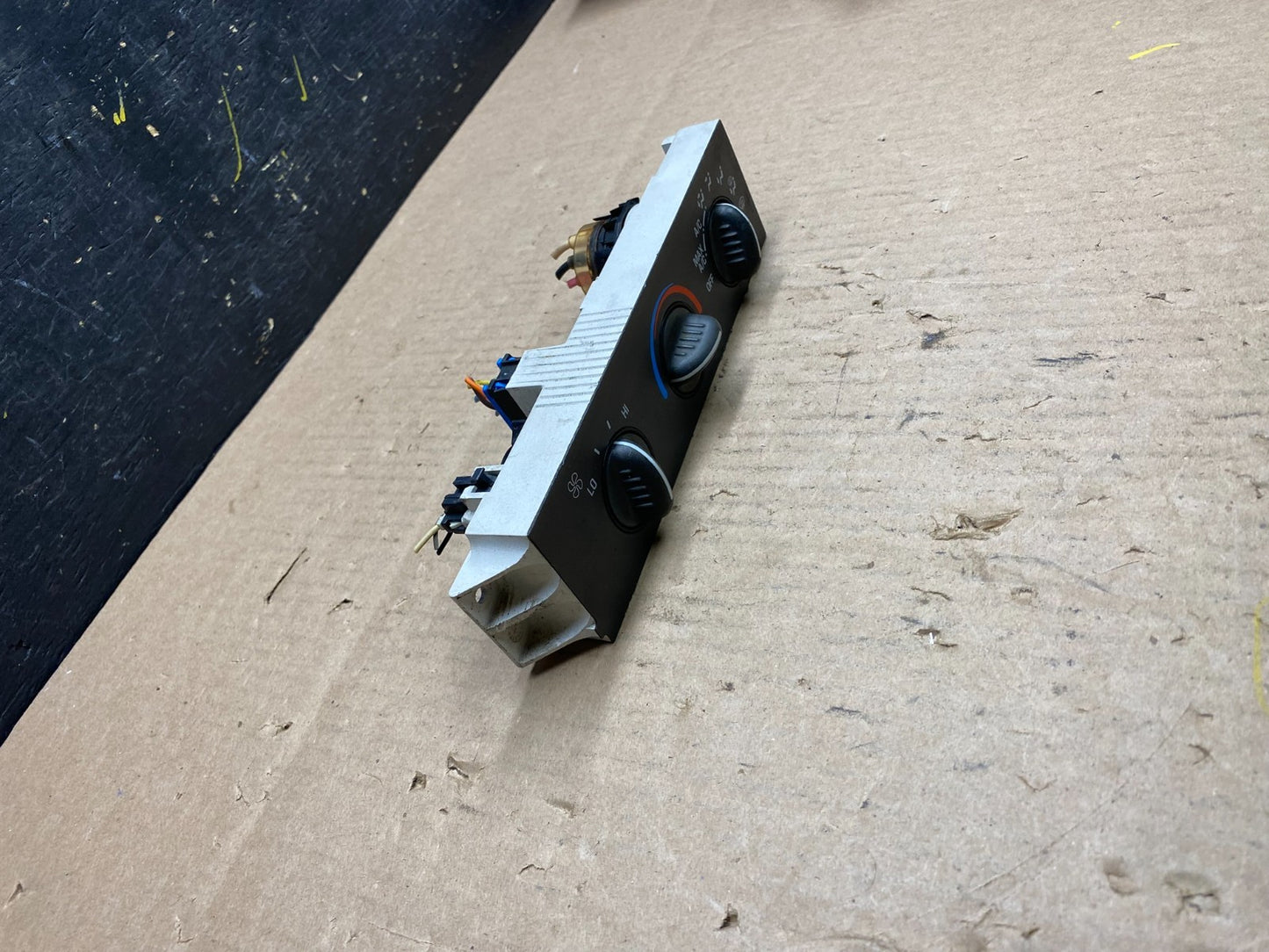 2001 - 2007 GMC Chevrolet Express 1500 Climate Control A/C T4638 DG1