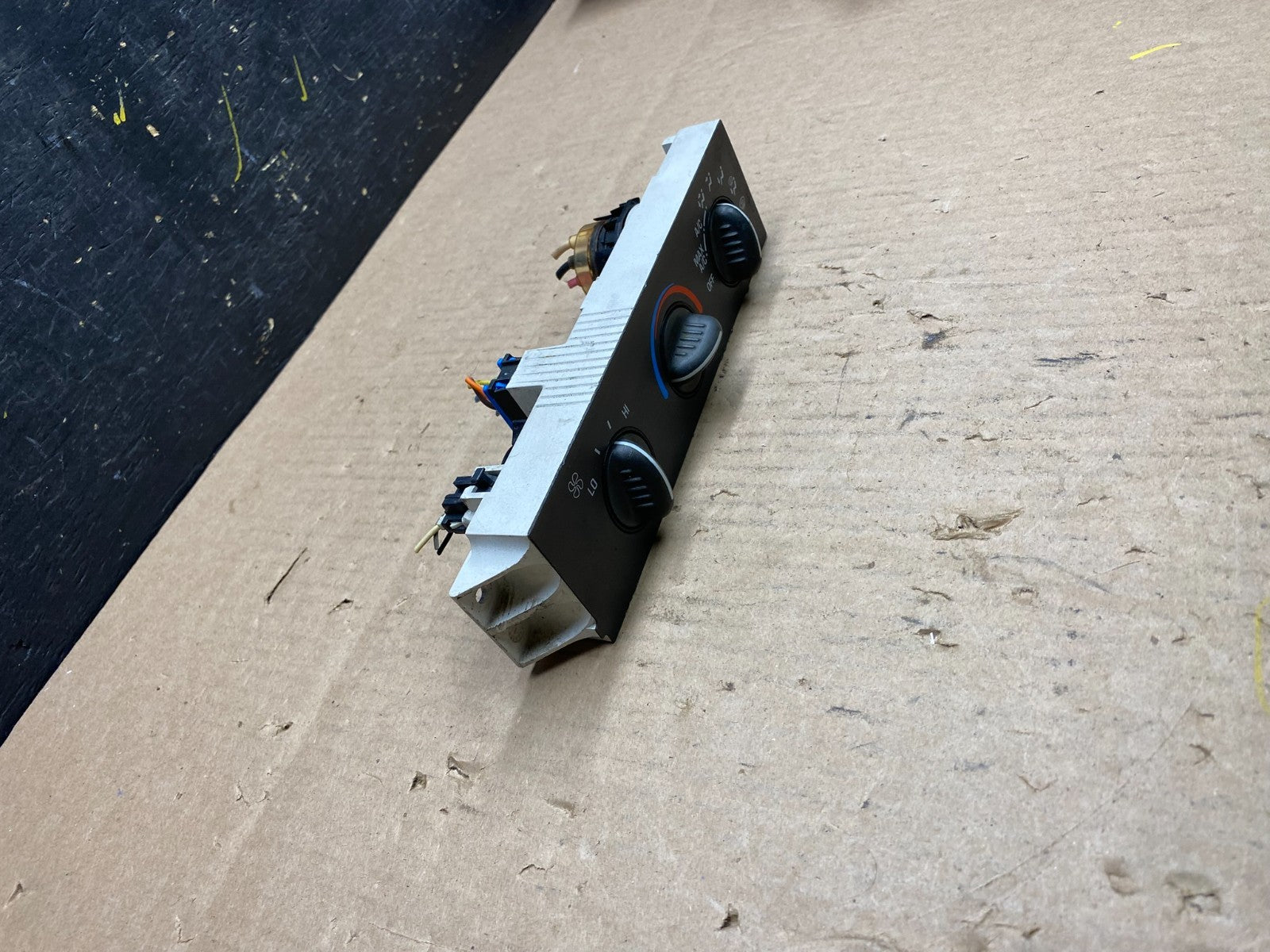 2001 - 2007 GMC Chevrolet Express 1500 Climate Control A/C T4638 DG1