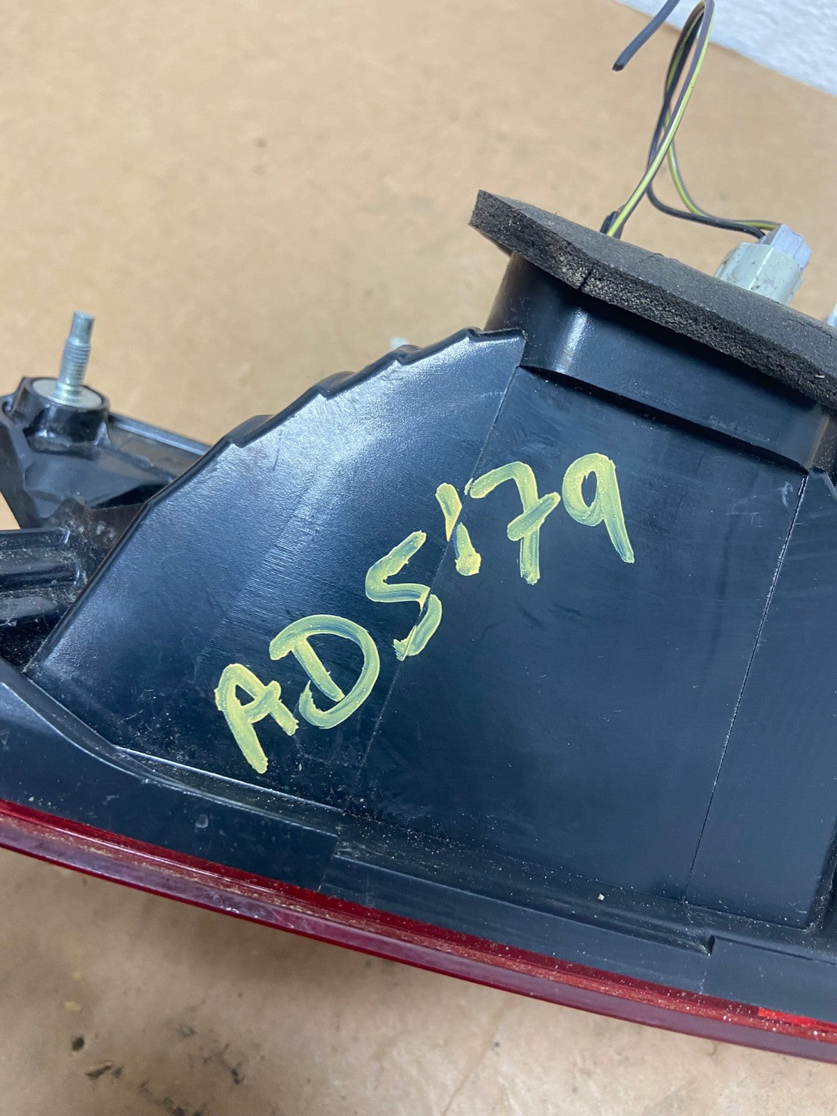 2010-2014 Subaru Outback Left Driver Lh Side Inner Tail Light AD5139 LK6