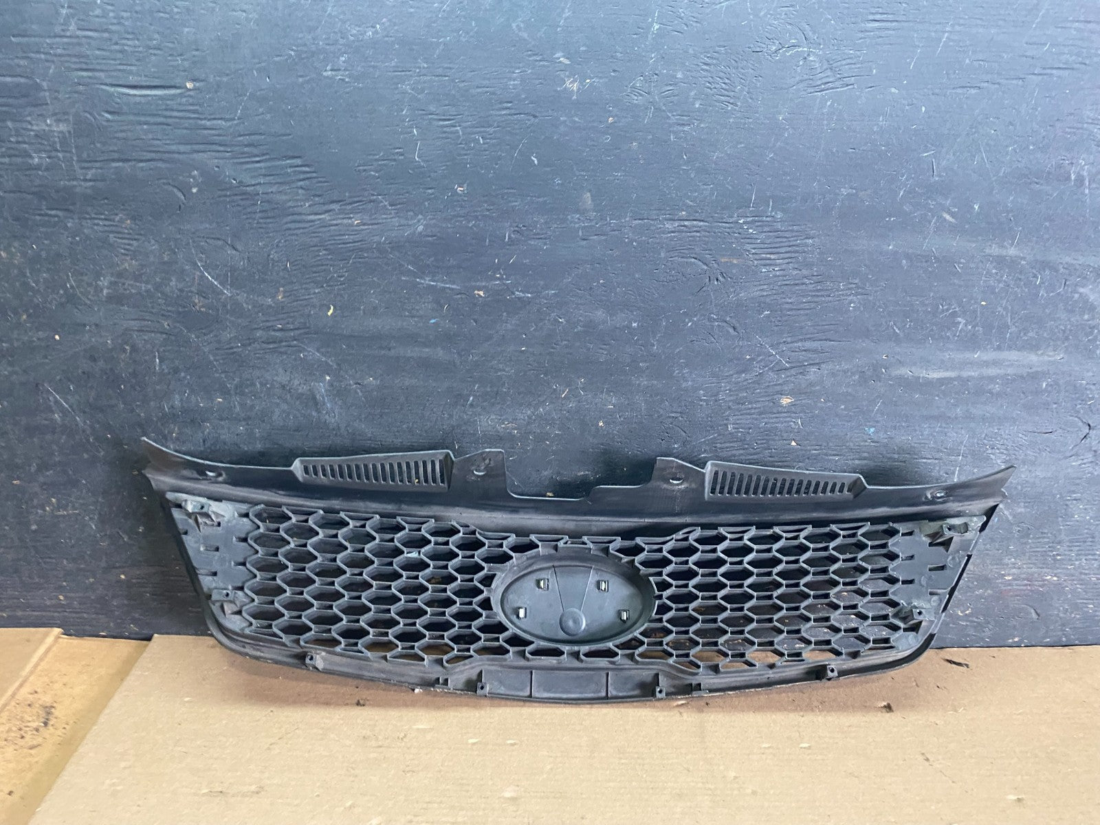 2010 to 2012 Kia Forte Koup Front Upper Grill Grille OEM S1330 DG8