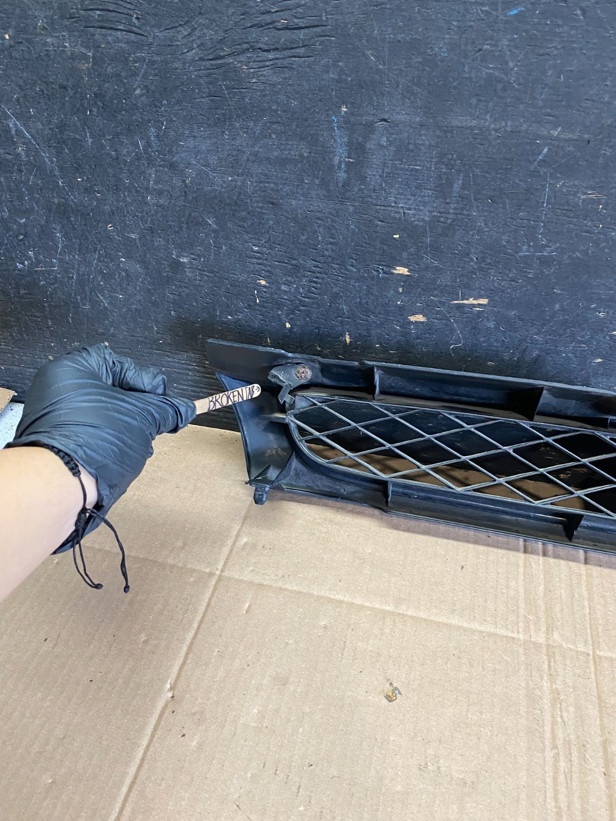 1996 Subaru Impreza Front Upper Grille Grill Q05146