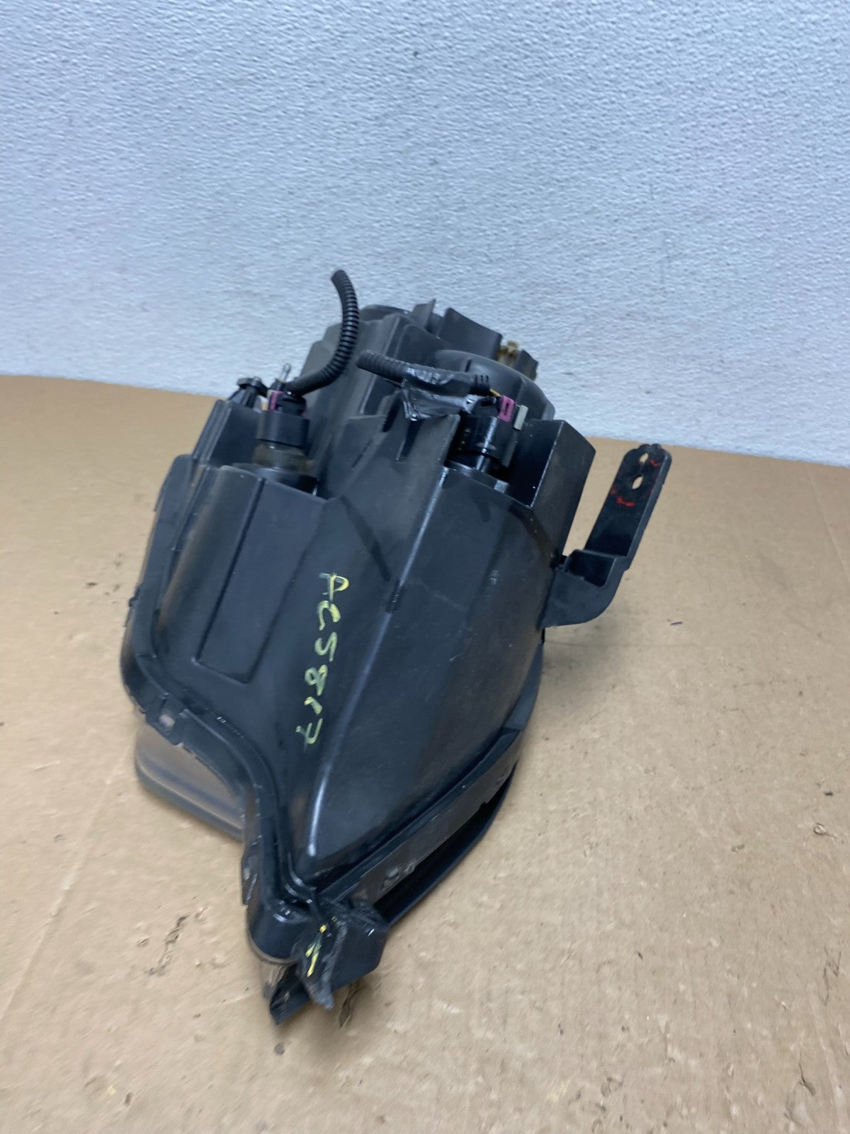 2008 2009 2010 Saturn Vue Headlight Left Driver LH Halogen AC5817 DW7