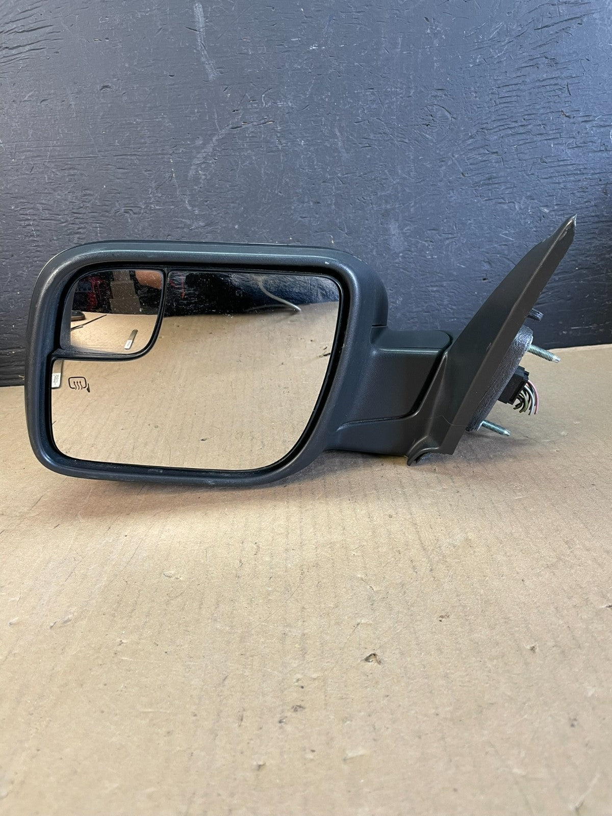 2016 - 2019 Ford Explorer Left Driver View Door Heated Mirror AD5585 DW4
