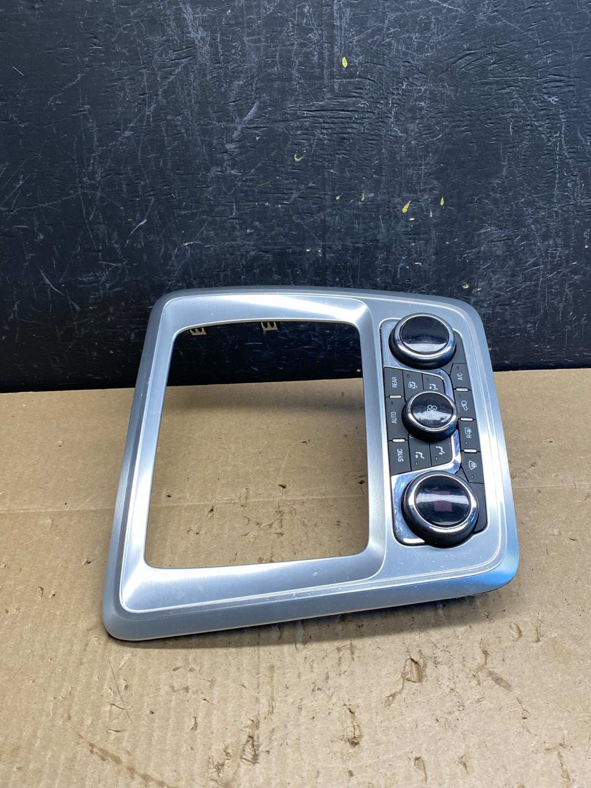 2013 - 2016 GMC Acadia A/C Heater Climate Control Radio Panel Bezel OE ac6820 DG1