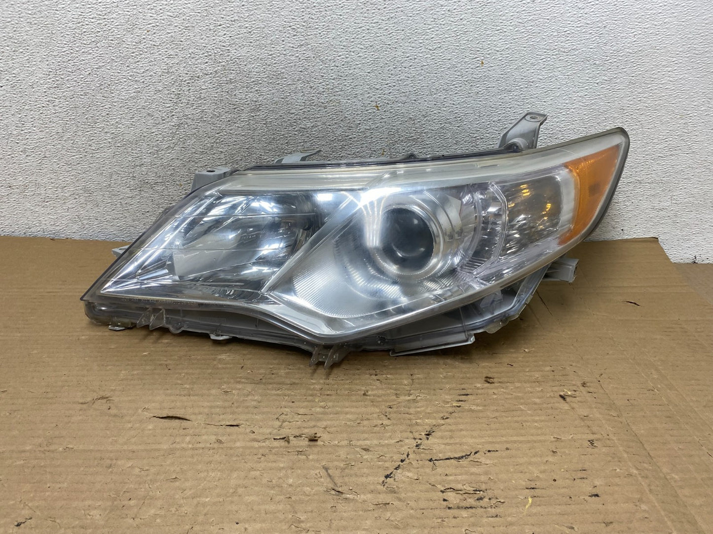 2012 2013 2014 Toyota Camry Left Driver LH Halogen Headlight AG9112 DW0