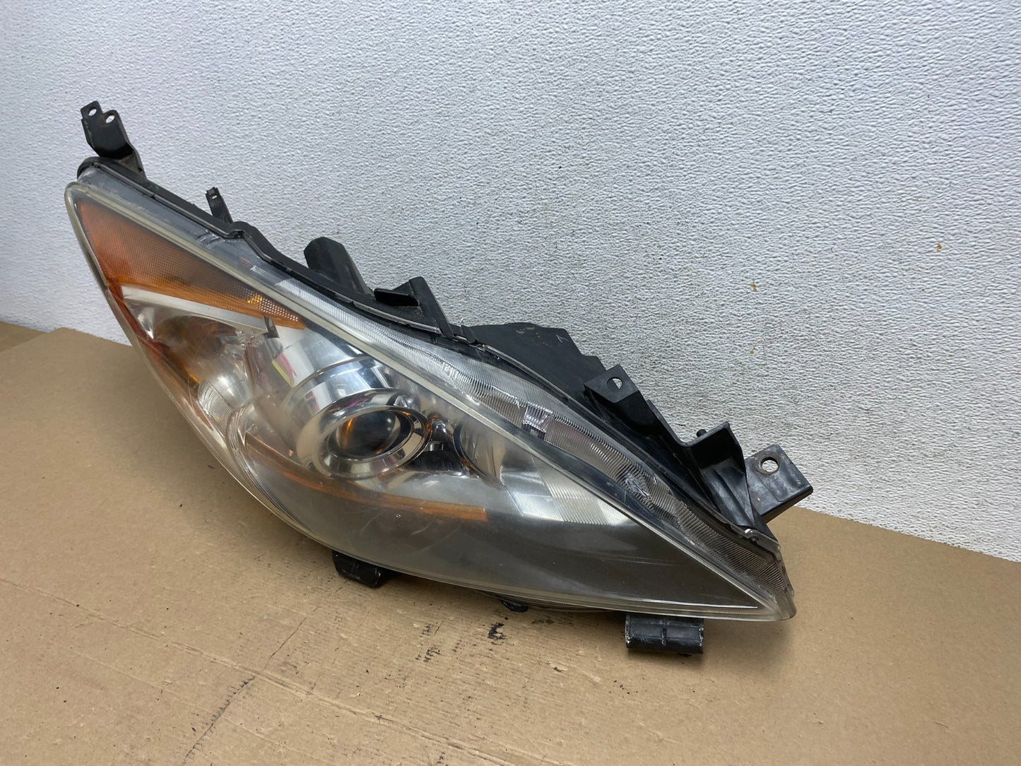 2010 - 2013 Mazda 3 Halogen Right Passenger Rh Side Headlight AF4460 DW1
