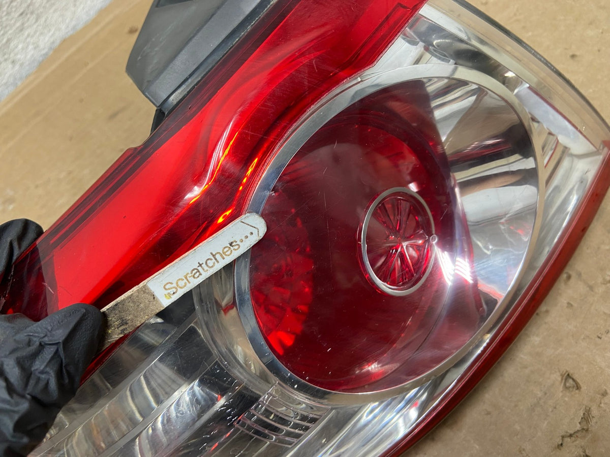 2010 to 2012 Hyundai Santa Fe Left Driver Side LH Tail Light AH8897 LK3