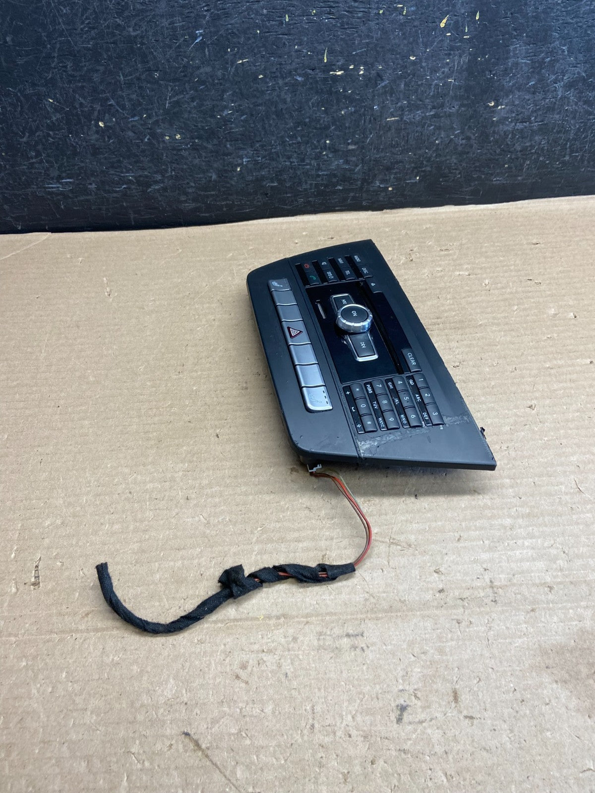 2012-2014 Mercedes W204 C250 C300 C350 Navi Command Radio DVD CD Audio AH3513 DG2