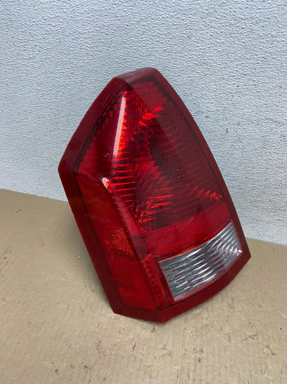 2005 - 2007 Chrysler 300 Left Driver Lh Side Tail Light AE9716 LK2