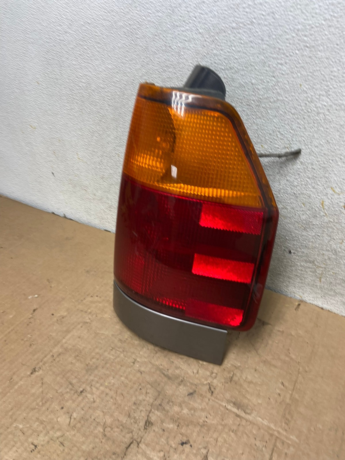 2002-2009 GMC Envoy Right Passenger RH Side Tail Light AI8023 LK1