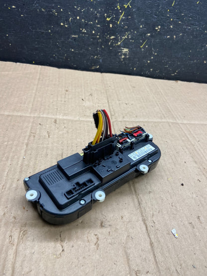 2009 - 2011 Volkswagen CC Center Climate Control Panel AC Heater AA7940 DG3