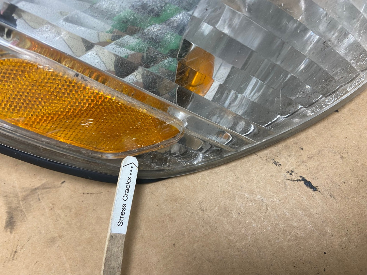 2000 to 2001 Lexus ES300 Right Passenger RH Side Turn Signal AE3146 LK4