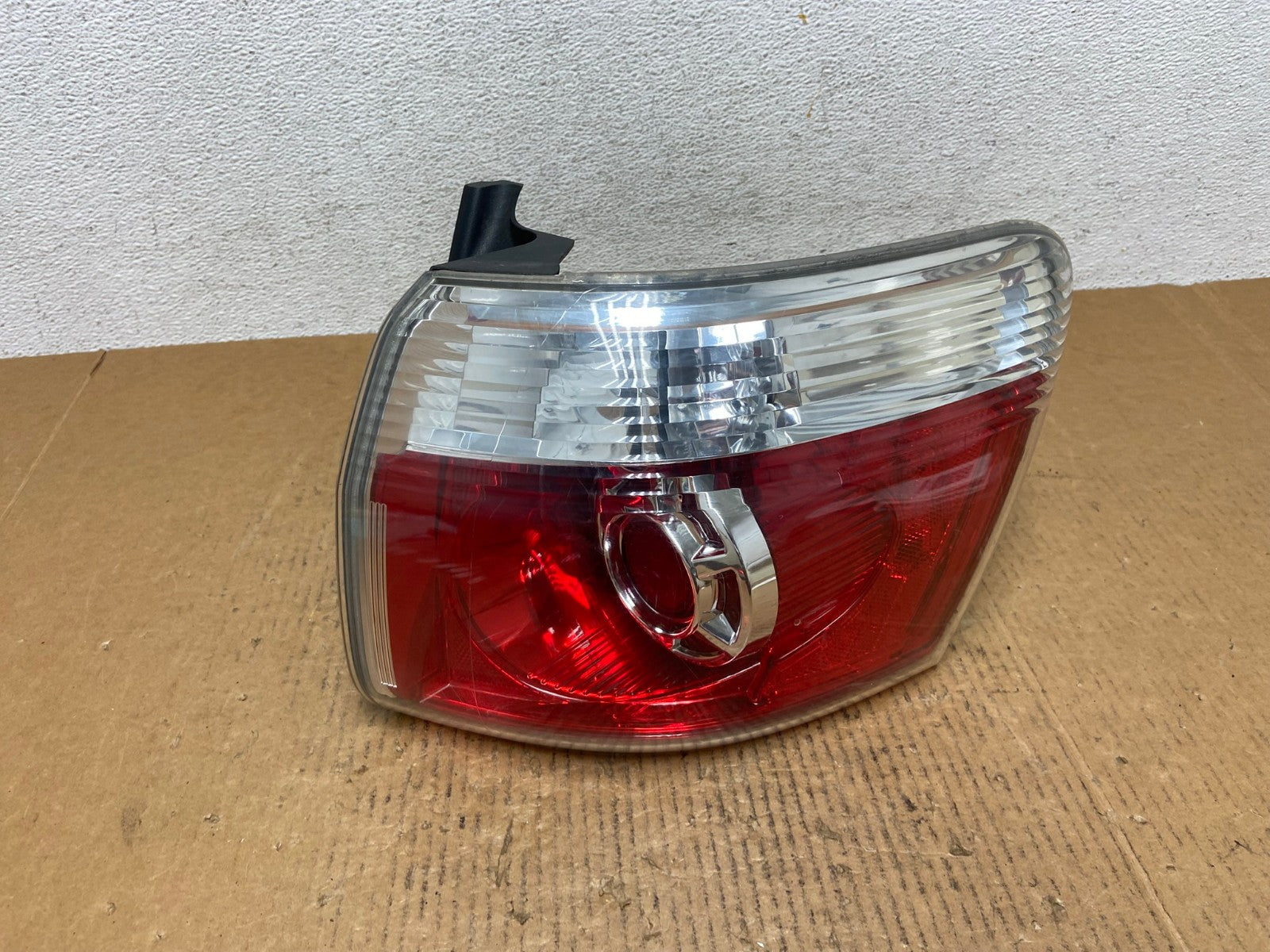 2007 to 2012 GMC Acadia Halogen Tail Light Right Passenger RH Side AE1186 LK0