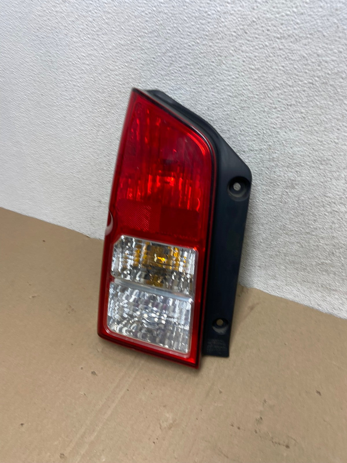 2005 to 2012 Nissan Pathfinder Tail light Left Driver Lh Side AG6827 LK1