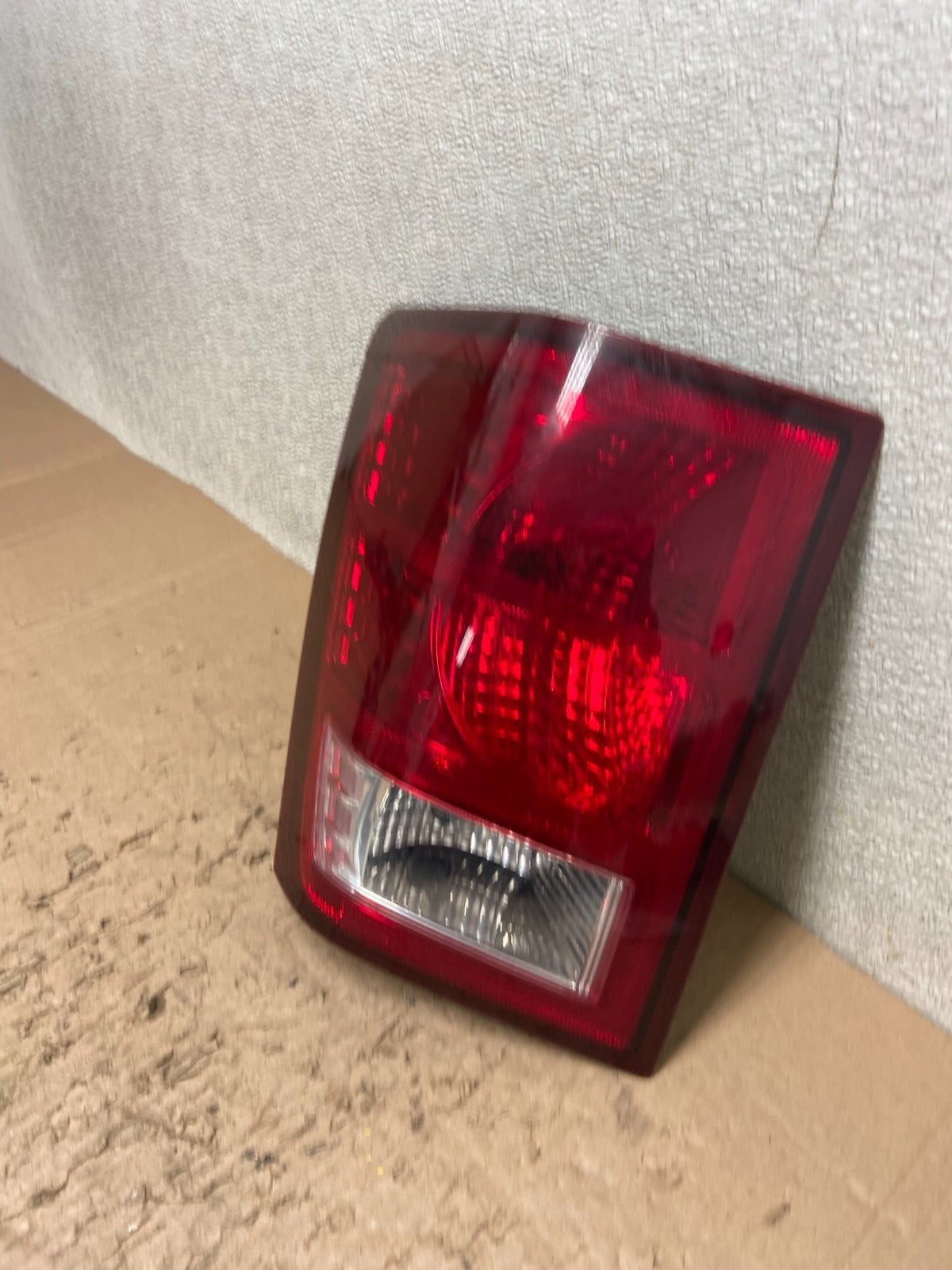 2007 2008 2009 2010 Jeep Grand Cherokee Left Driver Lh Tail Light Y0807 DW1