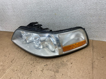 2005 to 2011 Lincoln Town Car Left Driver LH Side Headlight AA8270 DW1