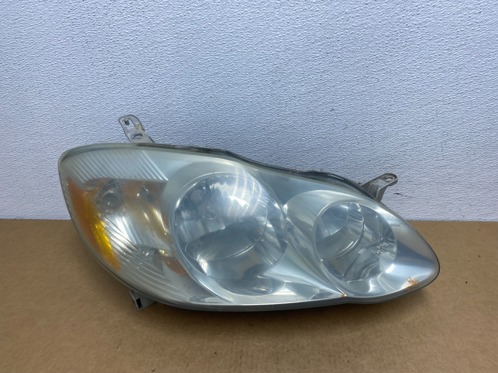 2003 to 2004 Toyota Corolla Right Passenger RH side Headlight AC1718 DW0