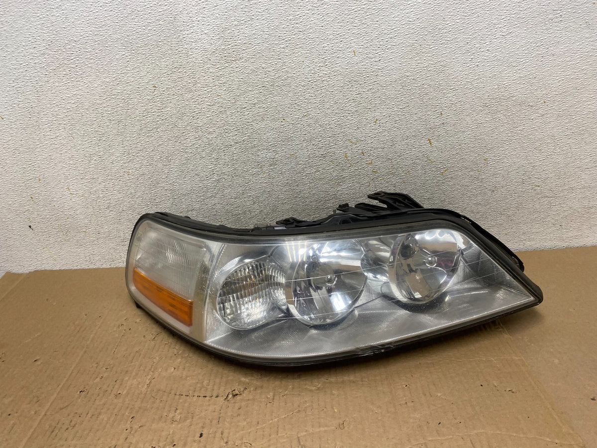 2005 to 2011 Lincoln Town Car Right Passenger Rh Side Headlight AI1276 DW0