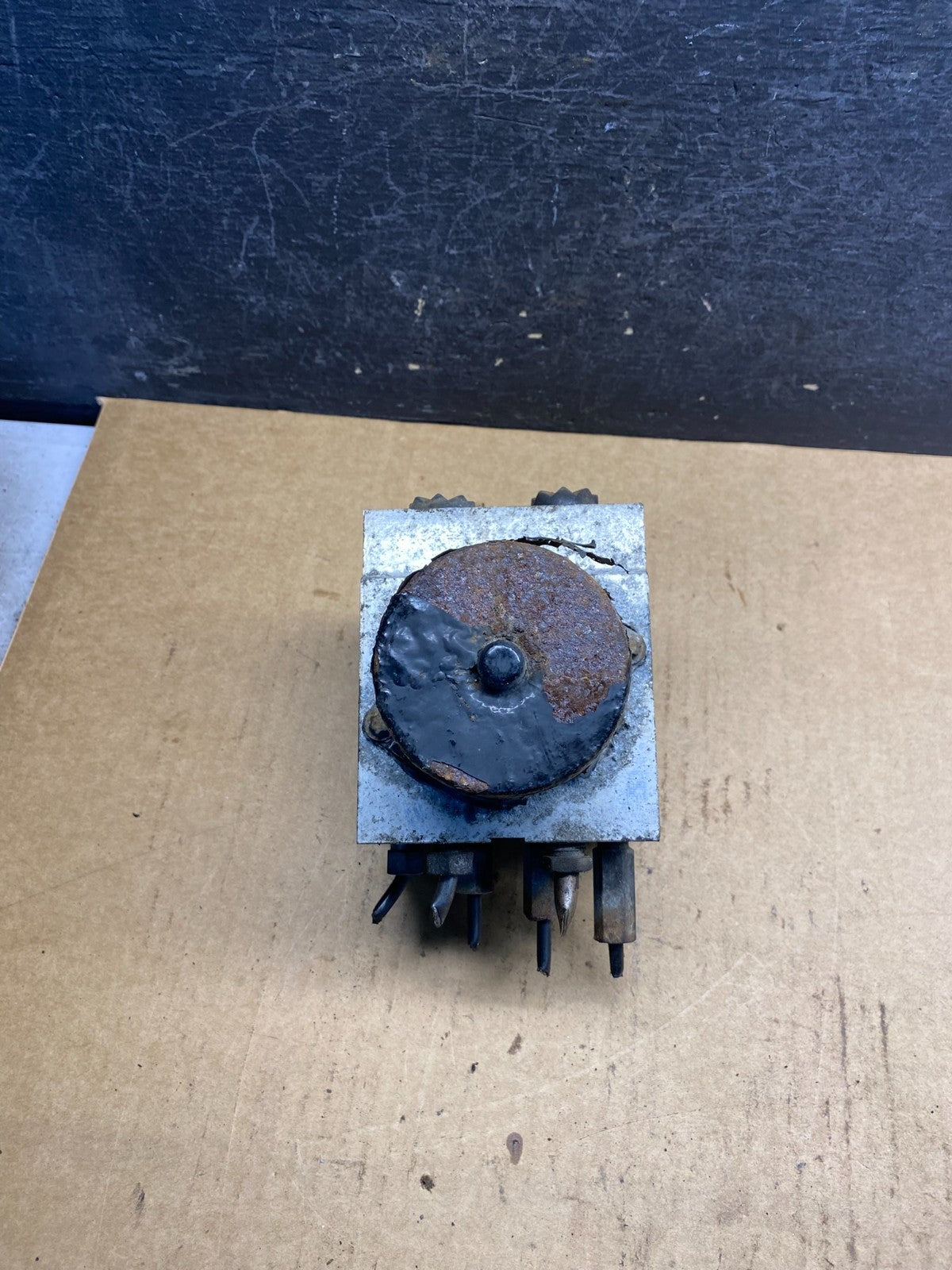 2009 Ford E-150 E150 E250 E350 ABS Anti-Lock Brake Pump Module AH7229 DW5