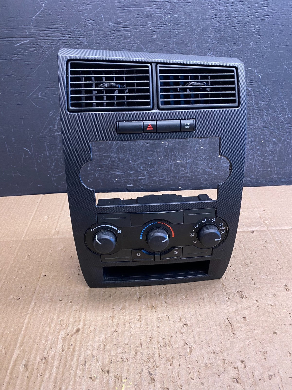 2005 - 2007 Dodge Charger Dash Climate Temperature Control Radio Bezel ad1917 DG0