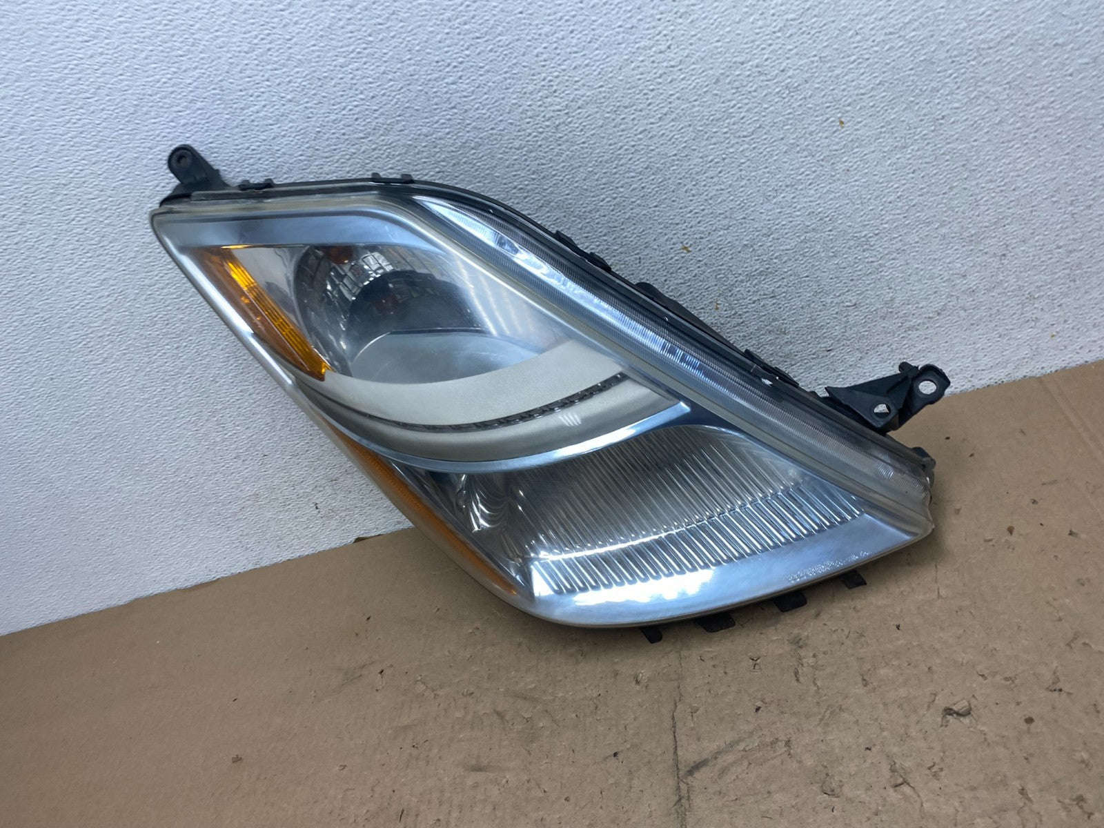 2006-2009 Toyota Prius Right Passenger Rh Side Headlight Halogen AG5545 DW1