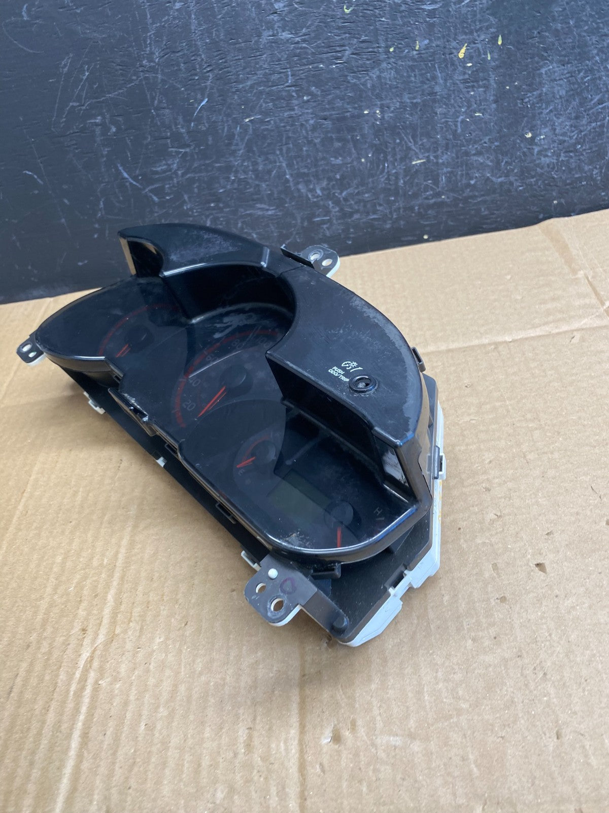 2009 2010 Toyota Matrix Speedometer Cluster Gauge AC9361 DG3