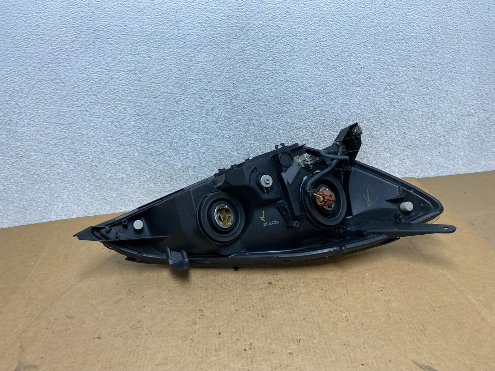 2004-2005 Toyota Sienna Left Driver LH Side Halogen Headlight AE3274 DW5