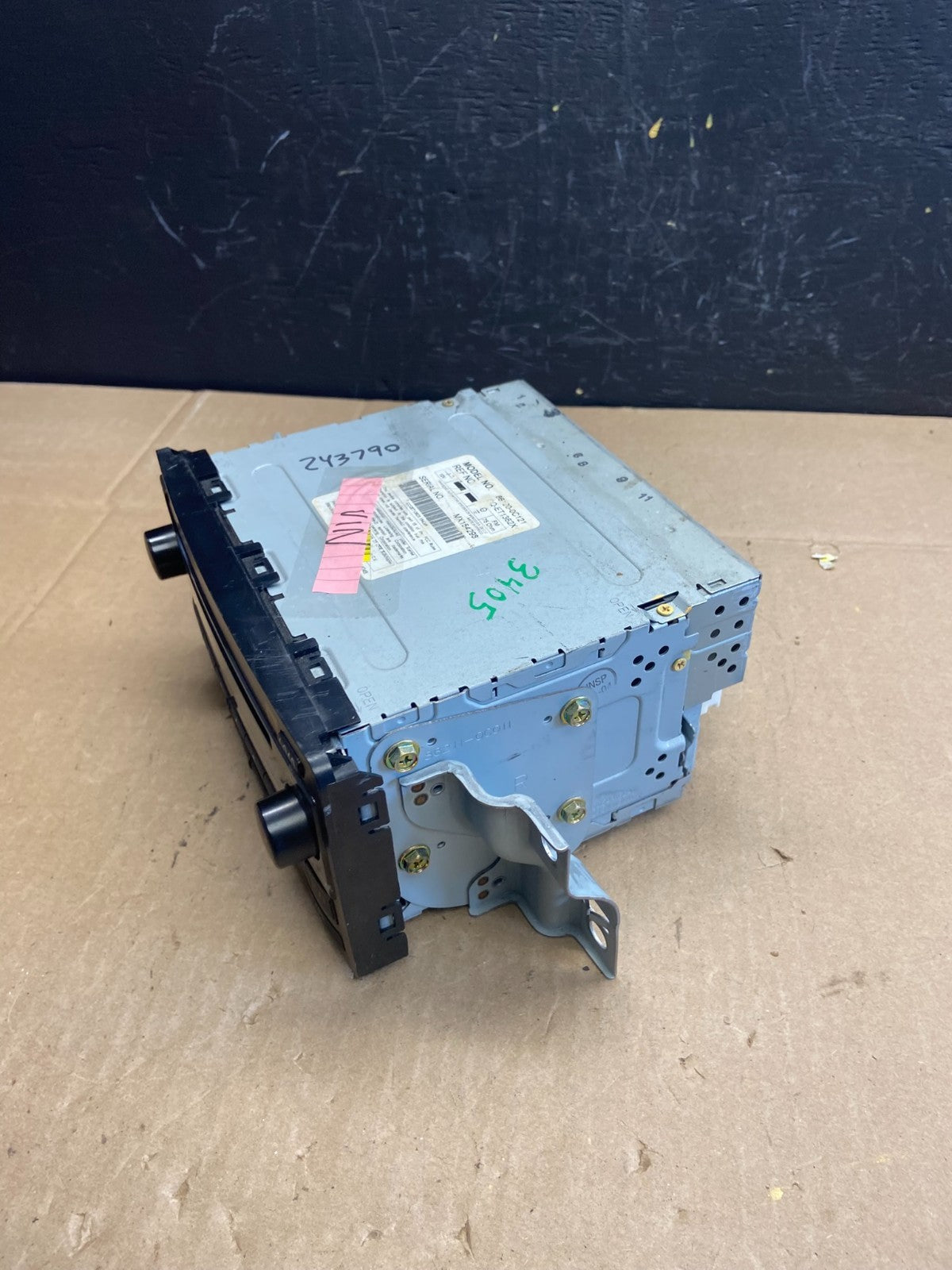 2003 to 2006 Toyota Tundra Sequoia AM/FM OEM Radio CD Player AB9317 DG2