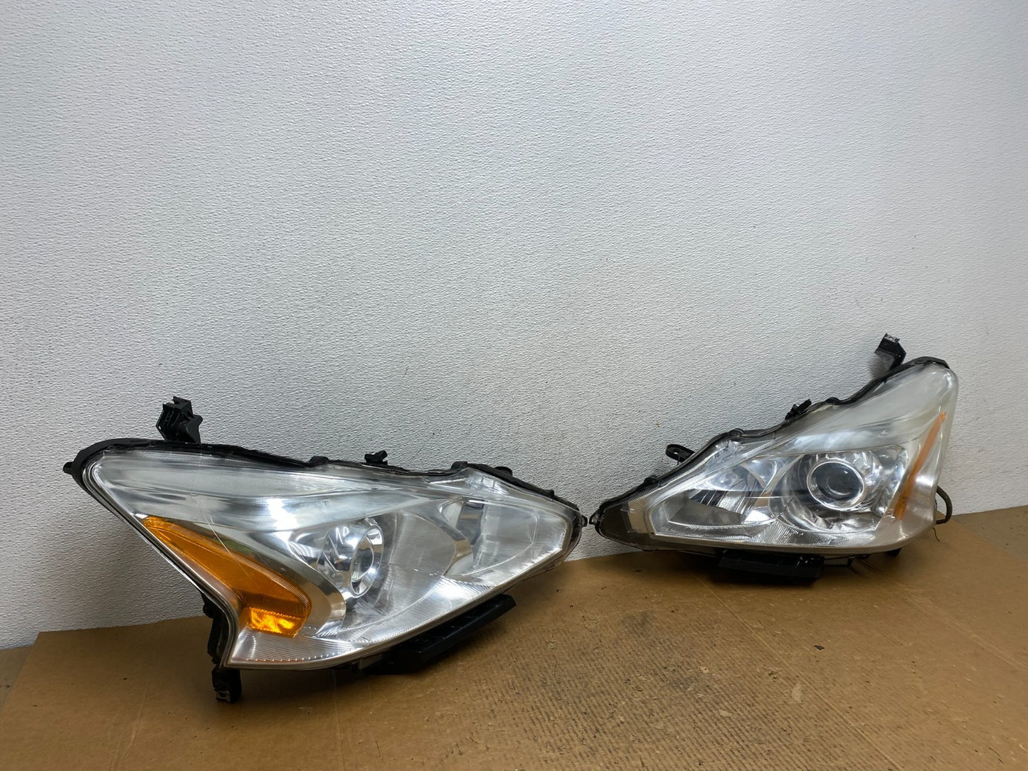 2013 to 2015 Nissan Altima Left+Right Side Set Halogen Headlights AE2587 DW2