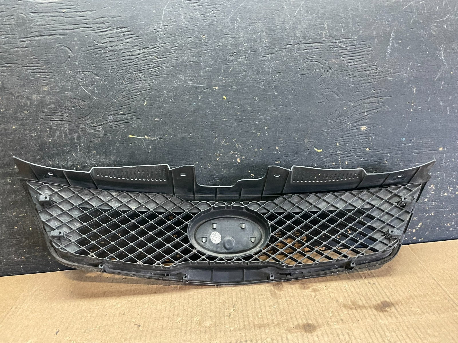 2010 to 2013 Kia Forte Koup Black Front Upper Bumper Grill Grille Y9660 DG4
