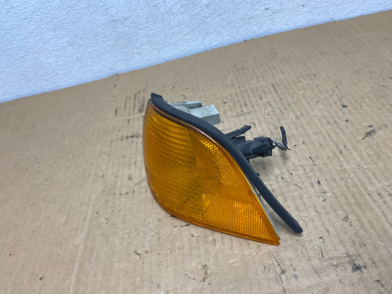 1992-1999 BMW 3 Series M3 Coupe Convertible Left Driver Turn Signal AC7743 DG1
