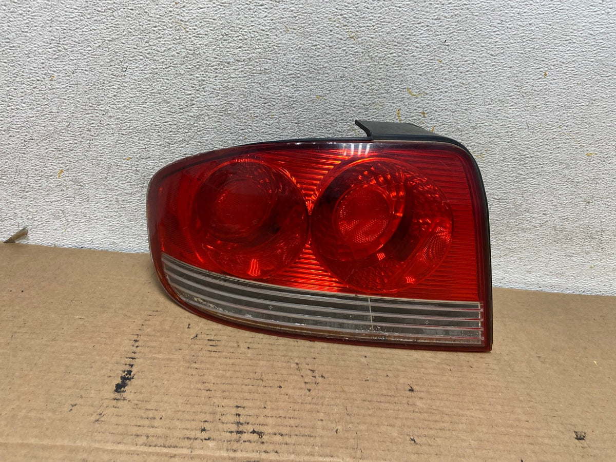 2002 to 2005 Hyundai Sonata Left Driver Lh Side Tail Light AH4061 LK0