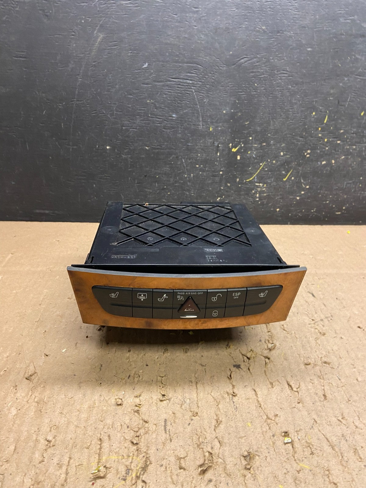 2006-2011 Mercedes W211 E350 E500 Center Console Switch Control Unit T6386 DG0