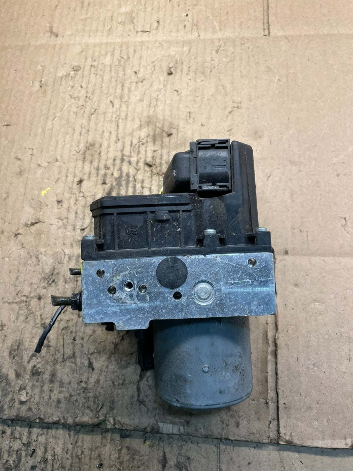 2001 2002 2003 BMW 325i 330i ABS Anti Lock Brake Pump 3451 6762113 W1229 DG3