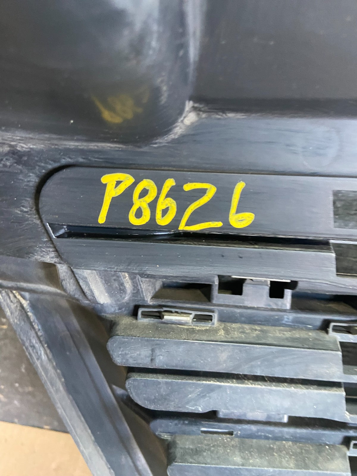 2009 to 2011 Freightliner Sprinter Front Upper Chrome Grill Grille p8626 DG9
