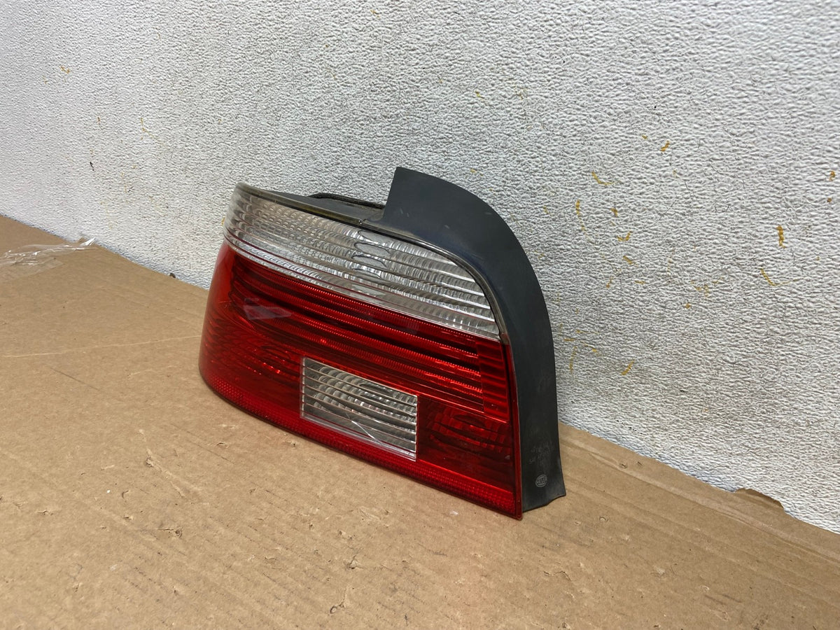2001- 2003 BMW 5 Series E39 530i Left Driver LH Tail Light AH8440 LK2