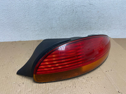 2003-2004 Chrysler Concorde Right Passenger RH Side Tail Light AE8994 LK2