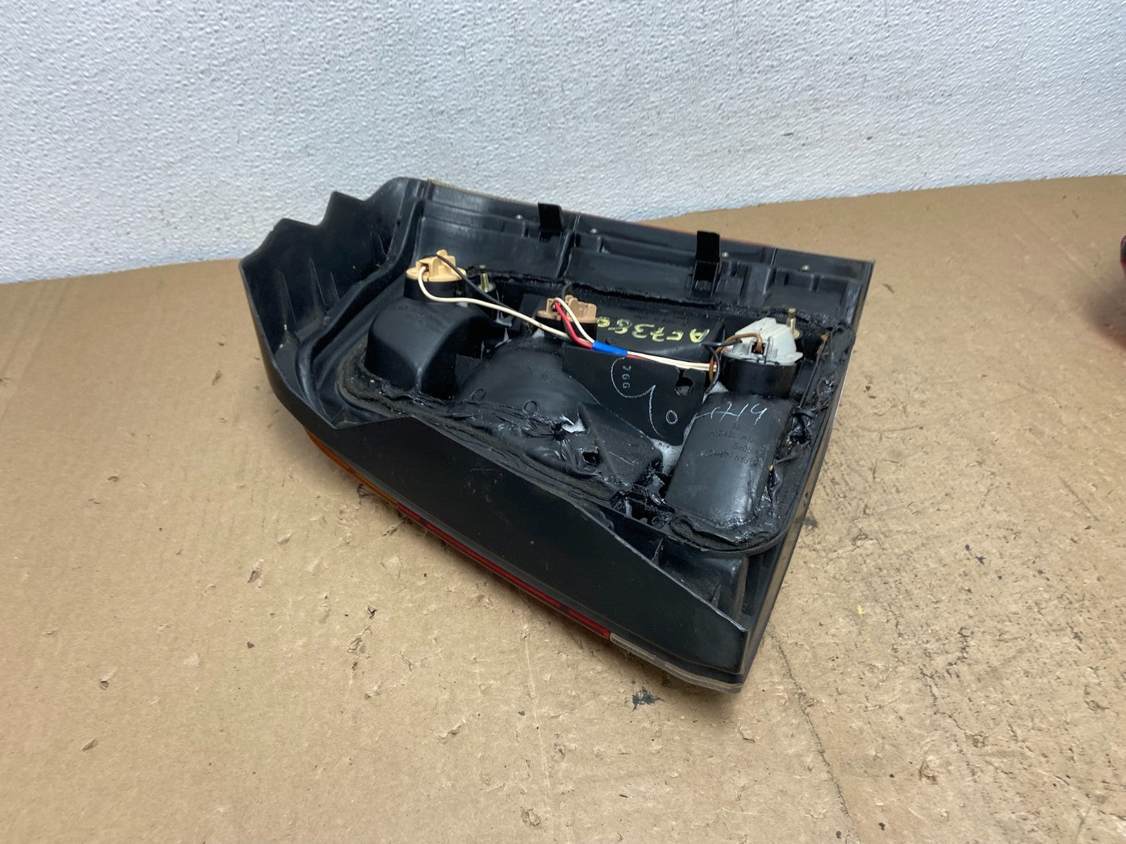 1999 2000 Subaru Forester Left Driver LH Side Tail Light AC7380 DW4
