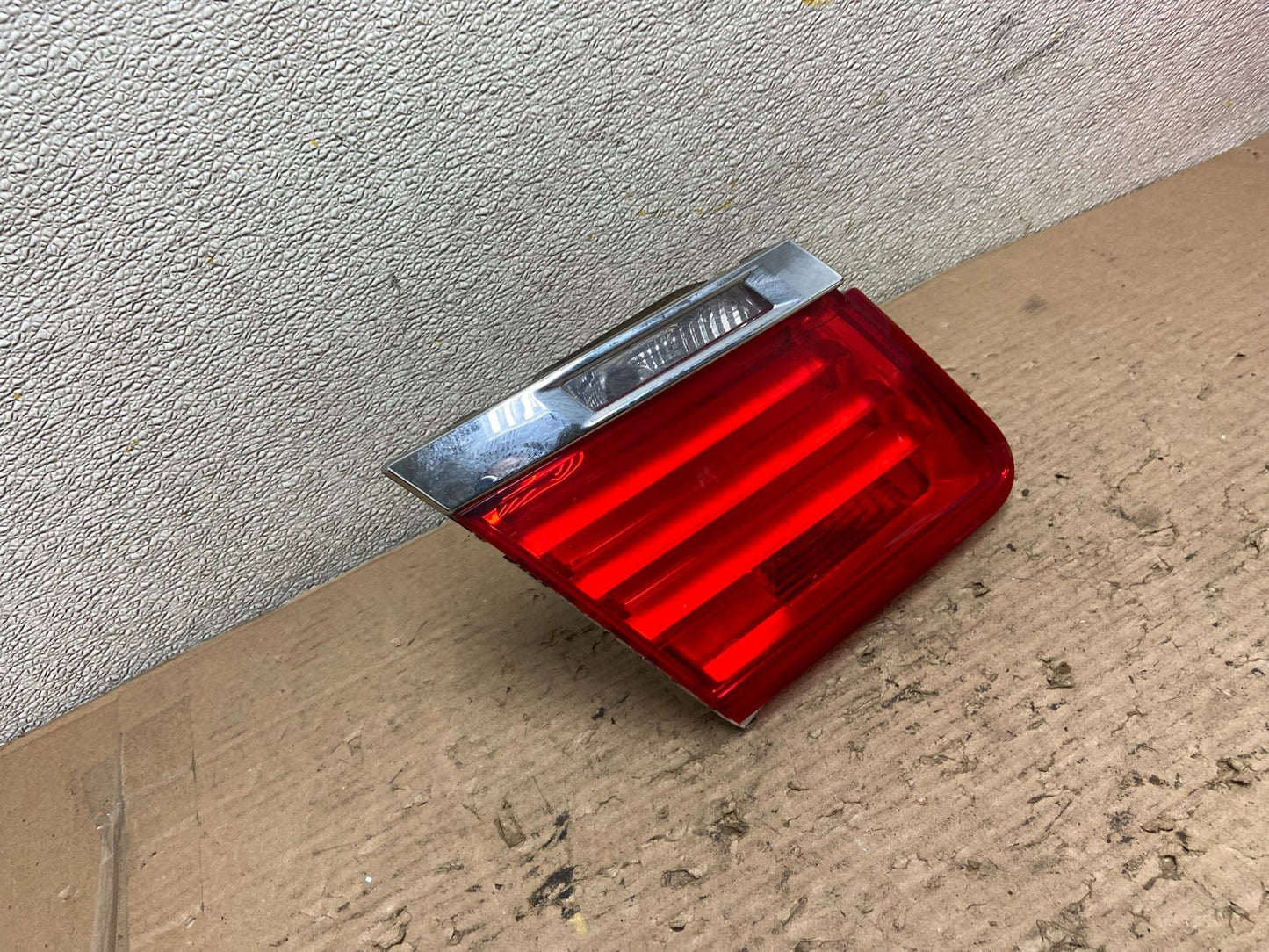 2009 - 2012 Bmw 7-Series F01 F02 750i Left Driver Inner Tail Light OEM AA9800 LK2