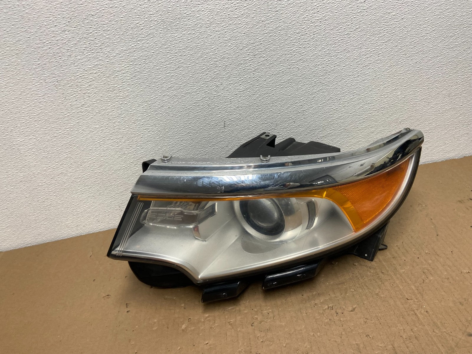 2011 to 2014 Ford Edge Front Left Driver Side Headlight Halogen Oem AB6653 DW0