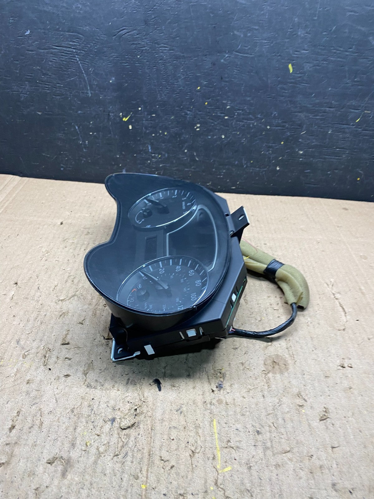 2013 Nissan Pathfinder Speedometer Cluster Gauge OEM p1850 DG2