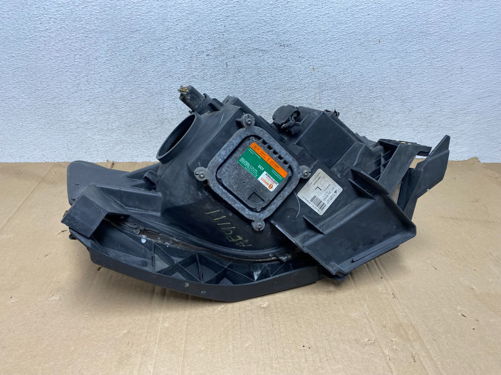 2009 to 2012 Ford Flex Left Driver LH Side Xenon Headlight AE9111 DW10