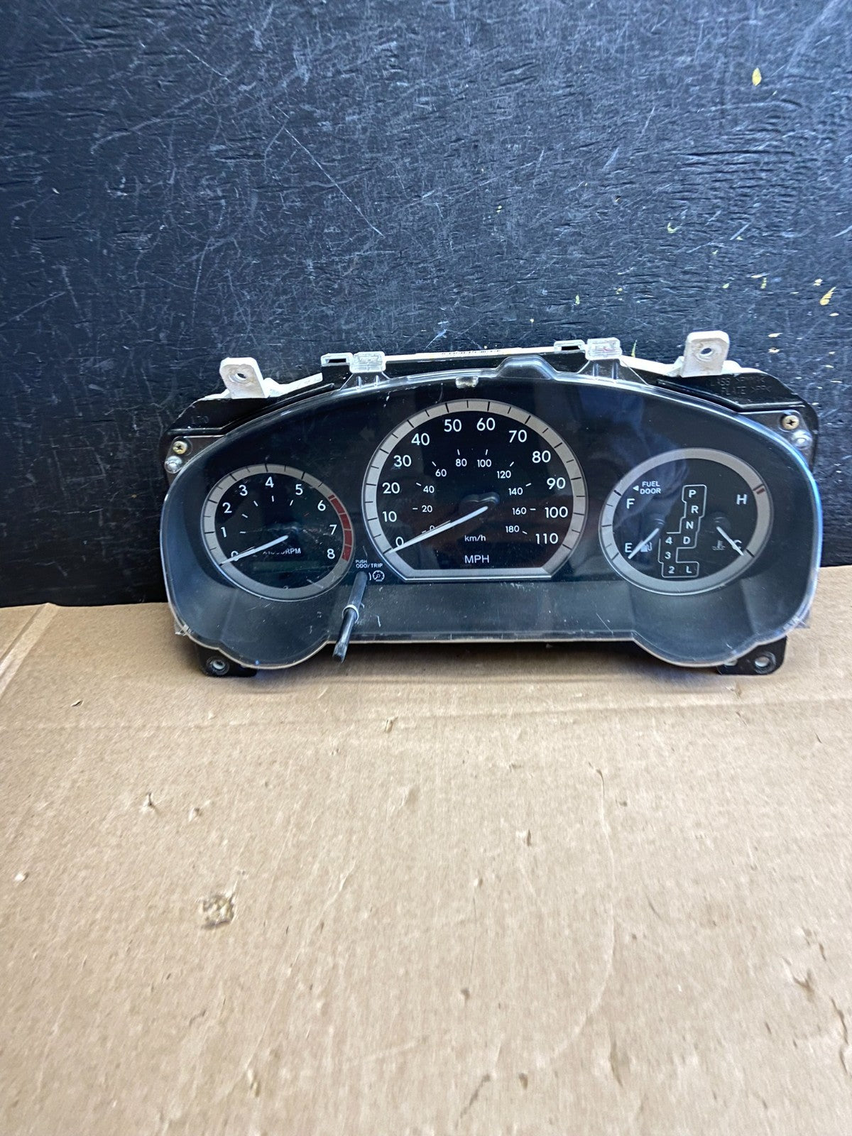 2004 2005 Toyota Sienna Speedometer Cluster Gauge AI6303 DW0