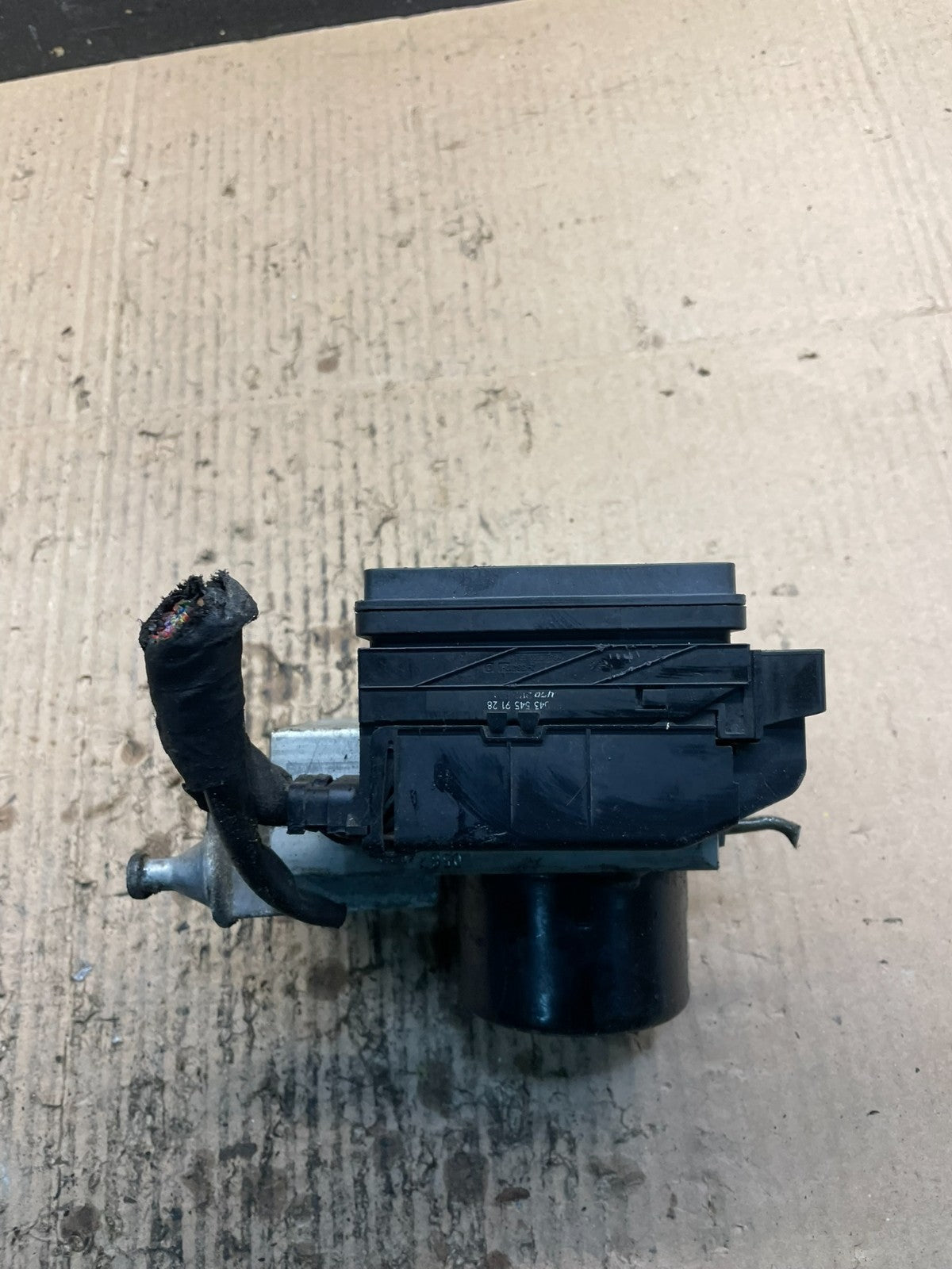2007 to 2014 Mercedes C-Class ABS Anti Lock Brake Pump Module V5317 DG1