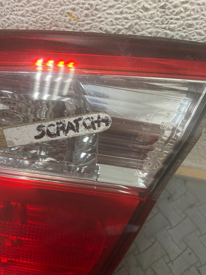 2000-2001 Infiniti i30 Right Passenger Rh Side Tail Light Inner Oem C75833
