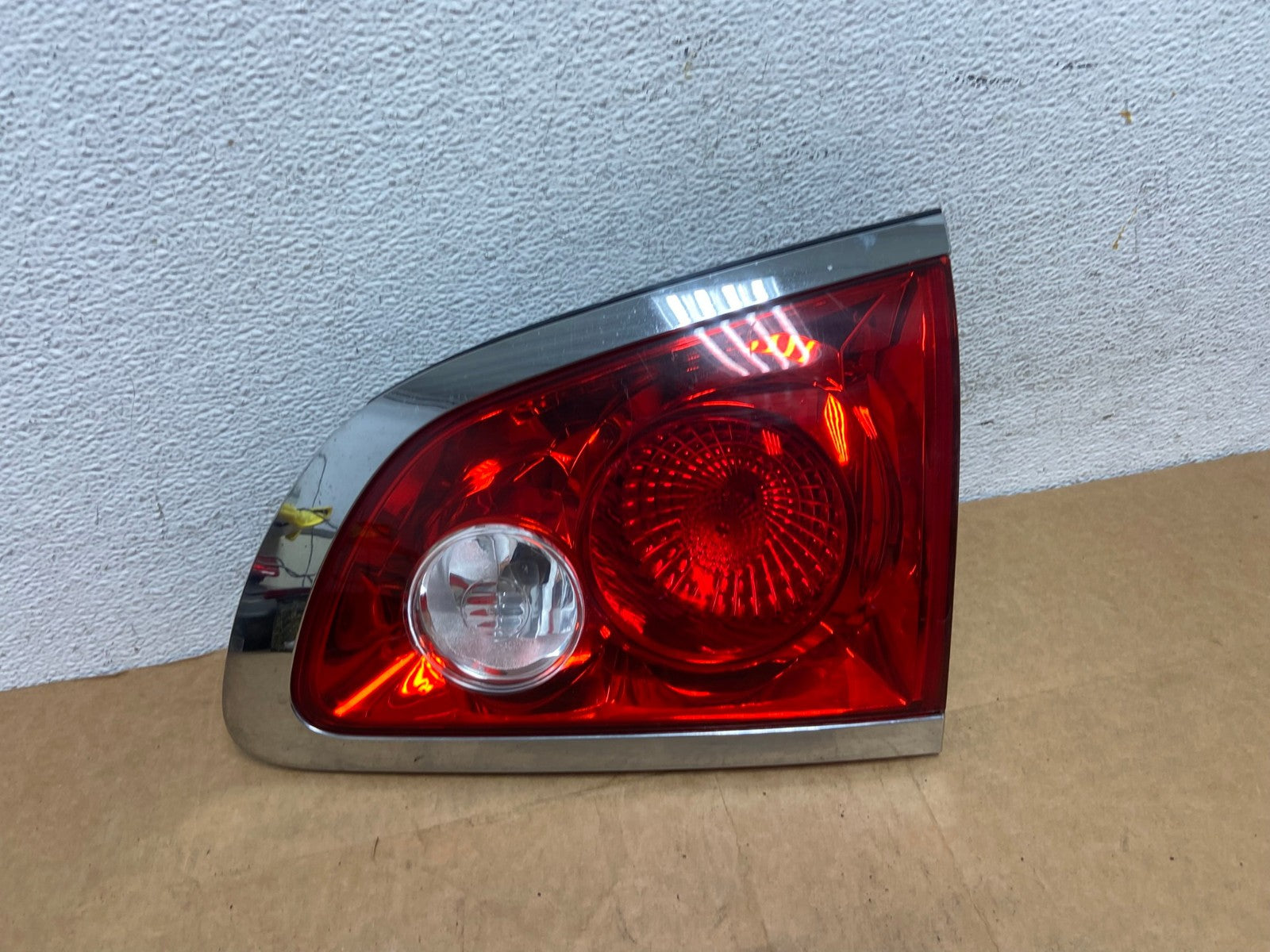 2008-2012 Buick Enclave Right Passenger Rh Inner Tail Light AD4437 LK0