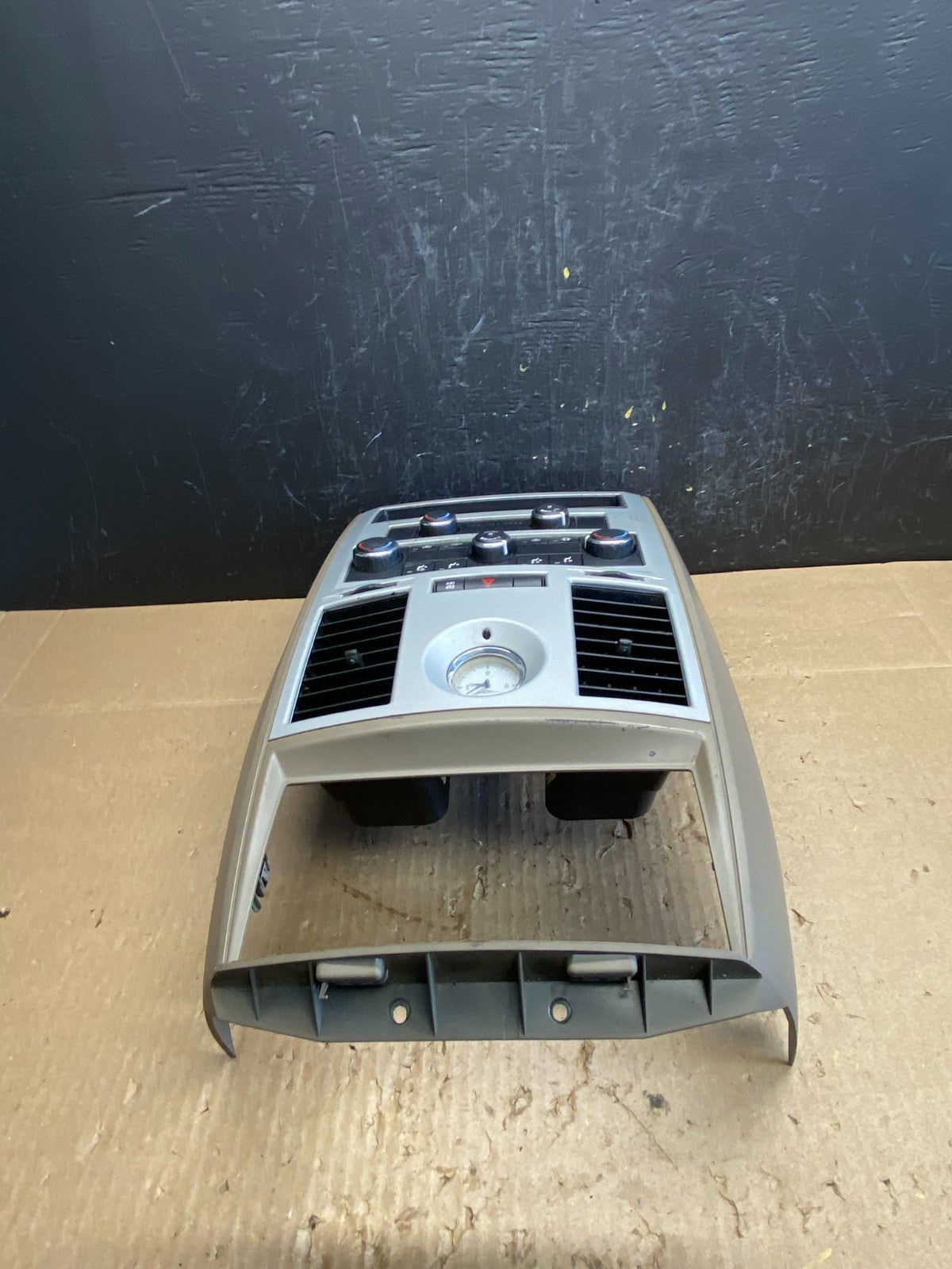 2008-2010 Chrysler Town Country Climate Control Panel Center Dash Trim AC9071 DG3